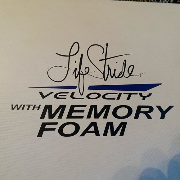 Life Stride Velocity Memory Foam Black dress heels - Picture 2 of 9